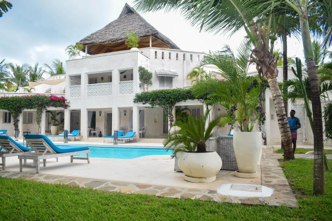 The Villa Luxury Suites Hotel Diani Beach Exteriör bild